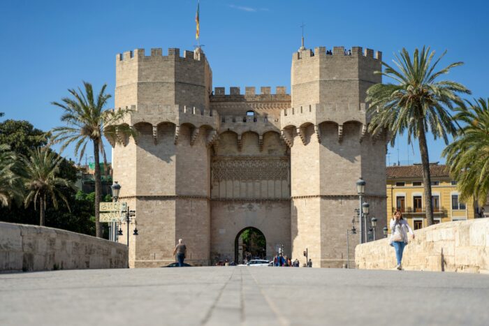 València busca soluciones para que las personas con discapacidad puedan disfrutar de las Torres de Serranos y de Quart