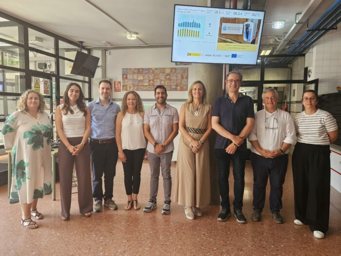 València impulsa la digitalització dels col·legis amb Connecta Escoles